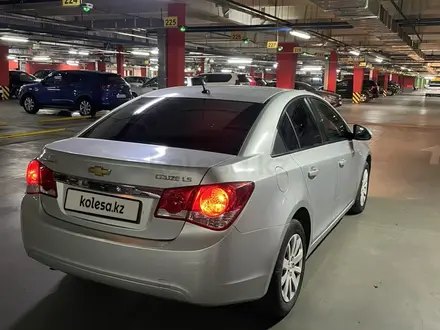 Chevrolet Cruze 2011 года за 3 400 000 тг. в Алматы – фото 3