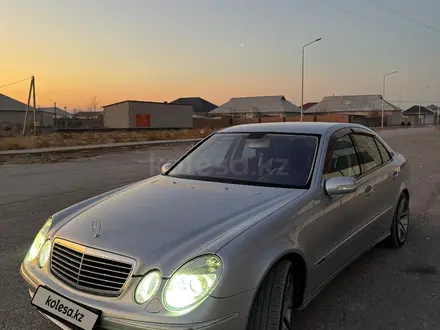 Mercedes-Benz E 320 2002 года за 5 100 000 тг. в Туркестан – фото 2