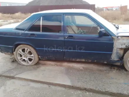 Mercedes-Benz 190 1992 года за 60 000 тг. в Атырау – фото 2