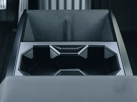 Tesla Cybertruck 2024 года за 103 000 000 тг. в Алматы – фото 46