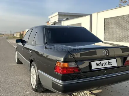 Mercedes-Benz E 220 1992 года за 1 700 000 тг. в Шымкент – фото 9