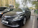 Toyota Camry 2020 года за 13 770 000 тг. в Астана – фото 3