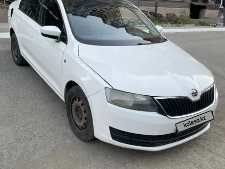 Skoda Rapid 2015 года за 4 000 000 тг. в Актобе – фото 4