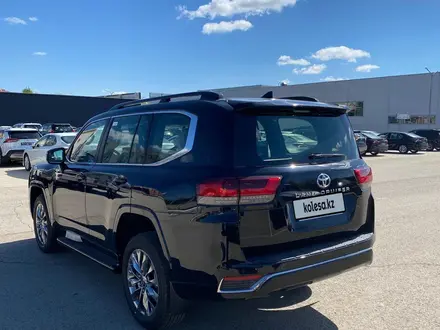 Toyota Land Cruiser Premium+ 2023 года за 64 970 000 тг. в Актобе – фото 5