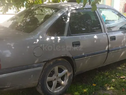 Opel Vectra 1994 года за 600 000 тг. в Актобе – фото 2