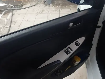 Hyundai Solaris 2015 года за 5 600 000 тг. в Караганда – фото 9