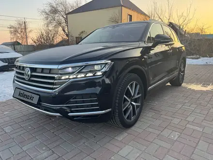 Volkswagen Touareg 2022 года за 27 990 000 тг. в Костанай – фото 2