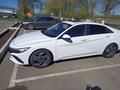 Hyundai Elantra 2023 года за 7 800 000 тг. в Уральск – фото 2