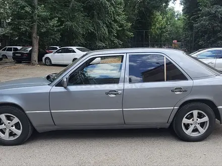 Mercedes-Benz E 230 1990 года за 1 800 000 тг. в Тараз – фото 34