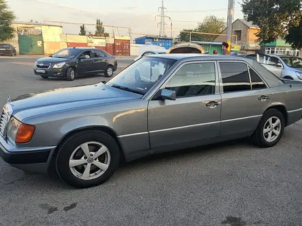 Mercedes-Benz E 230 1990 года за 1 800 000 тг. в Тараз – фото 5