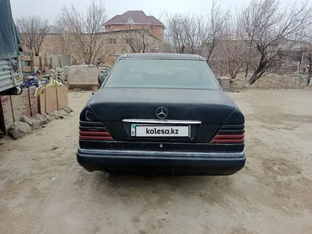 Mercedes-Benz E 220 1994 года за 1 100 000 тг. в Кызылорда – фото 3