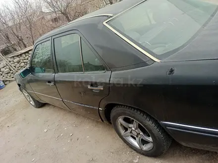 Mercedes-Benz E 220 1994 года за 1 100 000 тг. в Кызылорда – фото 4