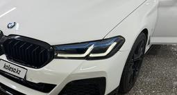 BMW 5 серия 2021 годаүшін19 300 000 тг. в Усть-Каменогорск – фото 2