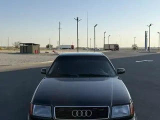 Audi 100