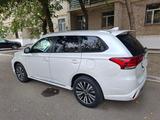 Mitsubishi Outlander 2022 года за 11 500 000 тг. в Атырау – фото 2