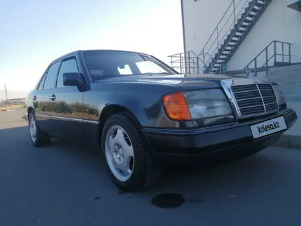 Mercedes-Benz E 200 1992 года за 2 200 000 тг. в Шымкент – фото 2