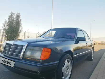 Mercedes-Benz E 200 1992 года за 2 200 000 тг. в Шымкент