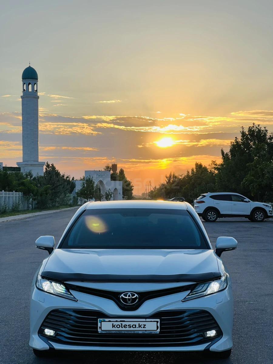 Toyota Camry 2019 г.