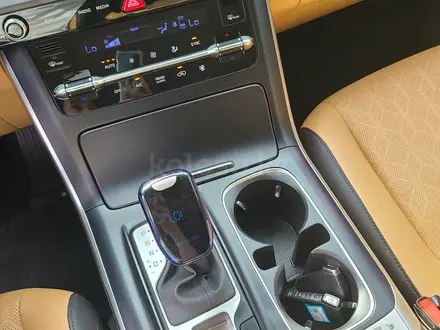 Kia Carnival 2021 года за 16 700 000 тг. в Алматы – фото 13