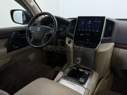 Toyota Land Cruiser Luxe 2020 года за 32 900 000 тг. в Астана – фото 13