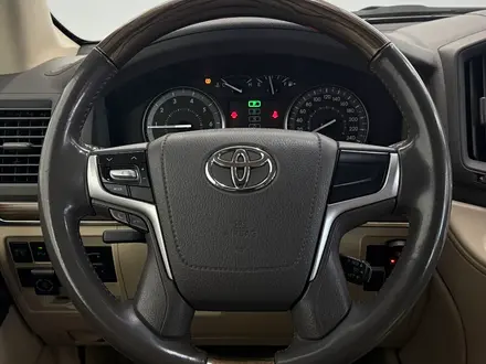 Toyota Land Cruiser Luxe 2020 года за 32 900 000 тг. в Астана – фото 14