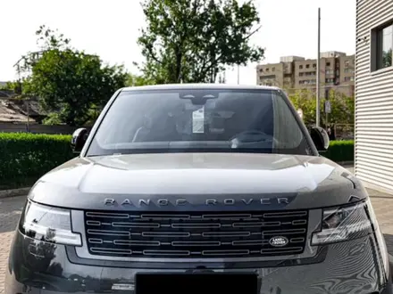 Land Rover Range Rover 2023 года за 95 500 000 тг. в Алматы – фото 3