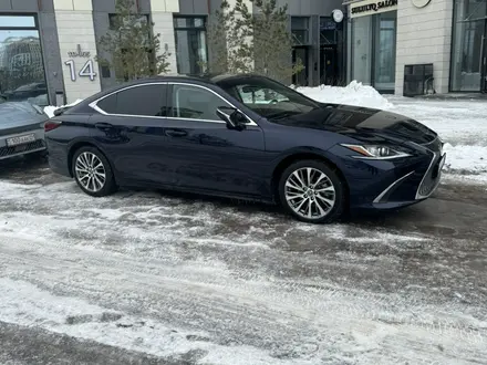 Lexus ES 350 2020 года за 27 700 000 тг. в Астана – фото 3