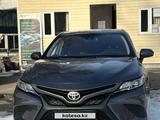 Toyota Camry 2018 года за 12 100 000 тг. в Алматы – фото 2