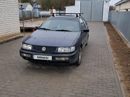 Volkswagen Passat 1995 года за 1 200 000 тг. в Актобе – фото 3