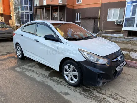 Hyundai Solaris 2013 года за 3 000 000 тг. в Уральск – фото 2