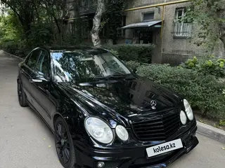Mercedes-Benz E 320