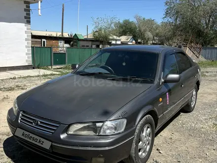 Toyota Camry 1999 года за 2 995 459 тг. в Семей – фото 2