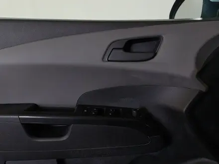 Chevrolet Aveo 2015 года за 2 480 000 тг. в Шымкент – фото 21