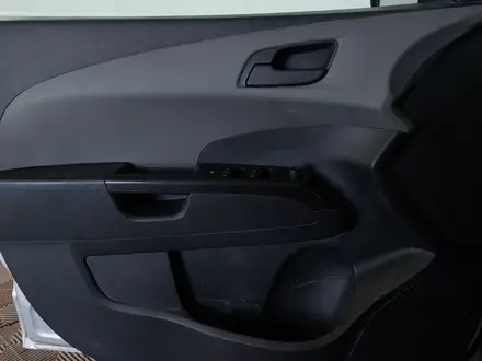 Chevrolet Aveo 2015 года за 2 480 000 тг. в Шымкент – фото 17
