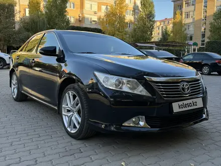 Toyota Camry 2013 года за 8 800 000 тг. в Актобе