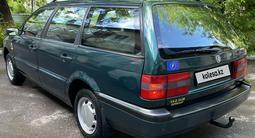 Volkswagen Passat 1995 года за 2 598 000 тг. в Караганда