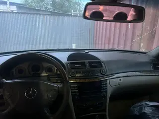 Mercedes-Benz E 320