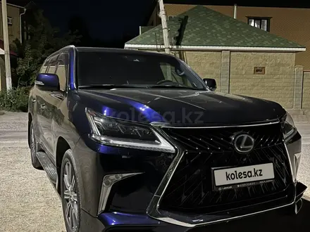 Lexus LX 570 2020 года за 55 000 000 тг. в Астана