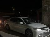 Toyota Camry 2019 года за 6 800 000 тг. в Атырау – фото 2