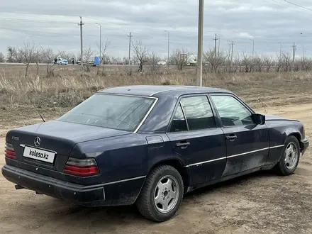 Mercedes-Benz E 200 1994 года за 1 333 333 тг. в Павлодар – фото 5