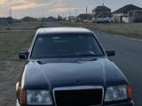 Mercedes-Benz E 200 1994 года за 1 100 000 тг. в Павлодар – фото 2