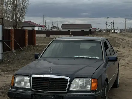 Mercedes-Benz E 200 1994 года за 1 333 333 тг. в Павлодар – фото 2
