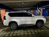 Toyota Land Cruiser Prado 2018 года за 23 500 000 тг. в Семей – фото 2