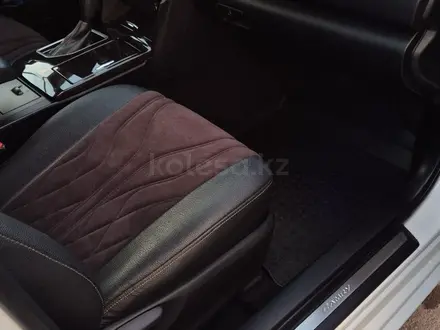 Toyota Camry 2016 года за 9 700 000 тг. в Астана – фото 12