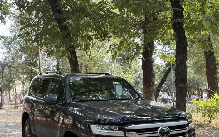 Toyota Land Cruiser 2024 года за 58 500 000 тг. в Алматы