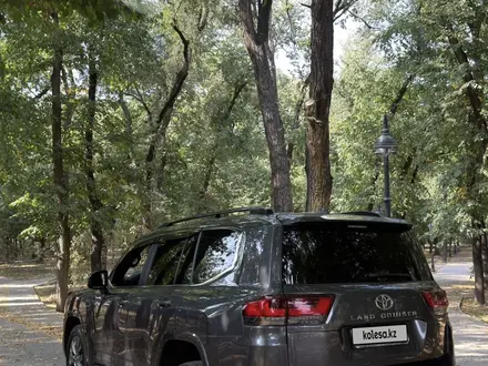 Toyota Land Cruiser 2024 года за 58 500 000 тг. в Алматы – фото 3