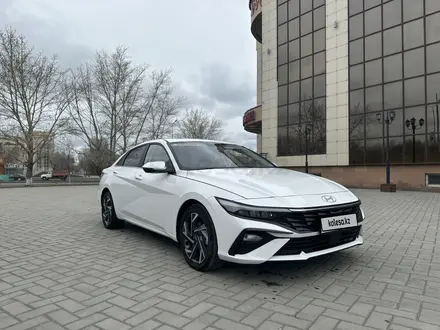 Hyundai Elantra 2023 года за 8 100 000 тг. в Семей