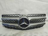Решетка центральная радиатора Mercedes-Benz w204 рестайлинг GLK класса за 70 000 тг. в Алматы