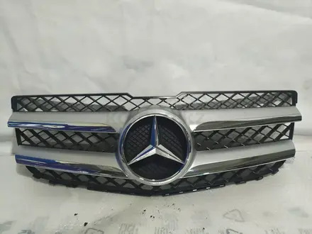Решетка центральная радиатора на Mercedes-Benz w204 рестайлинг GLK класса за 70 000 тг. в Алматы