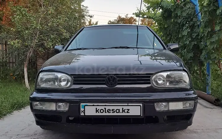 Volkswagen Golf 1996 годаүшін2 300 000 тг. в Алматы